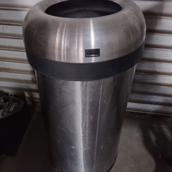 Trash Can 
