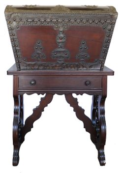 Spanish-style vargueño