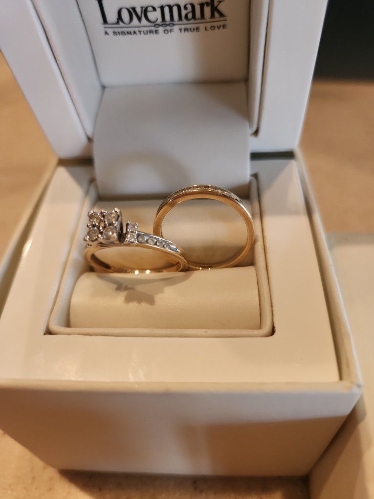 Elegant Dimond 10K GOLD Bridal Sets SIZE 7 Comes With The Original Box 