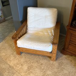 Wooden Chair And Recliner 