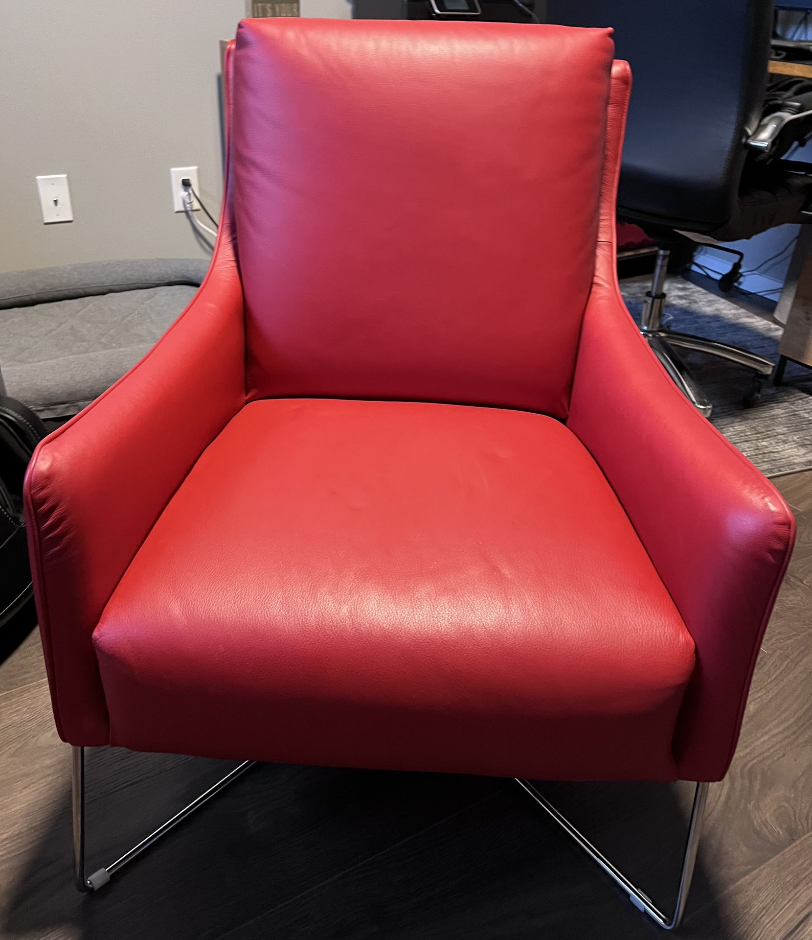 Modern leather chair 