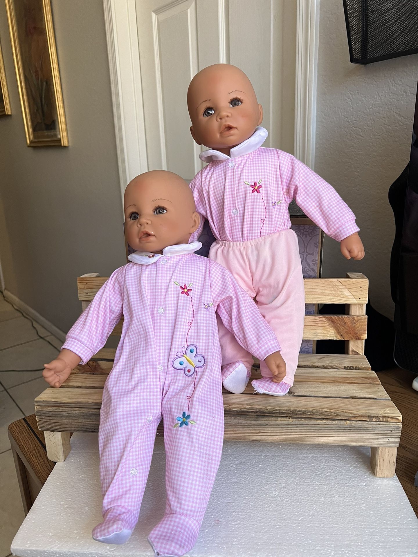 Kingstate 2020 The Doll Crafter Baby Emma and Allie Twin Dolls 18" Pink Checker