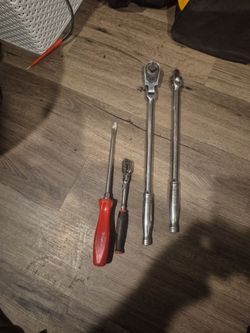 4 piece Snap-on Tool Set – Screwdrivers and Ratchets