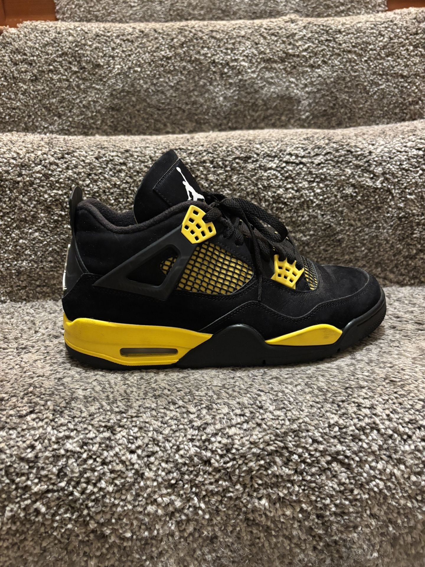Jordan 4 Retro Thunder