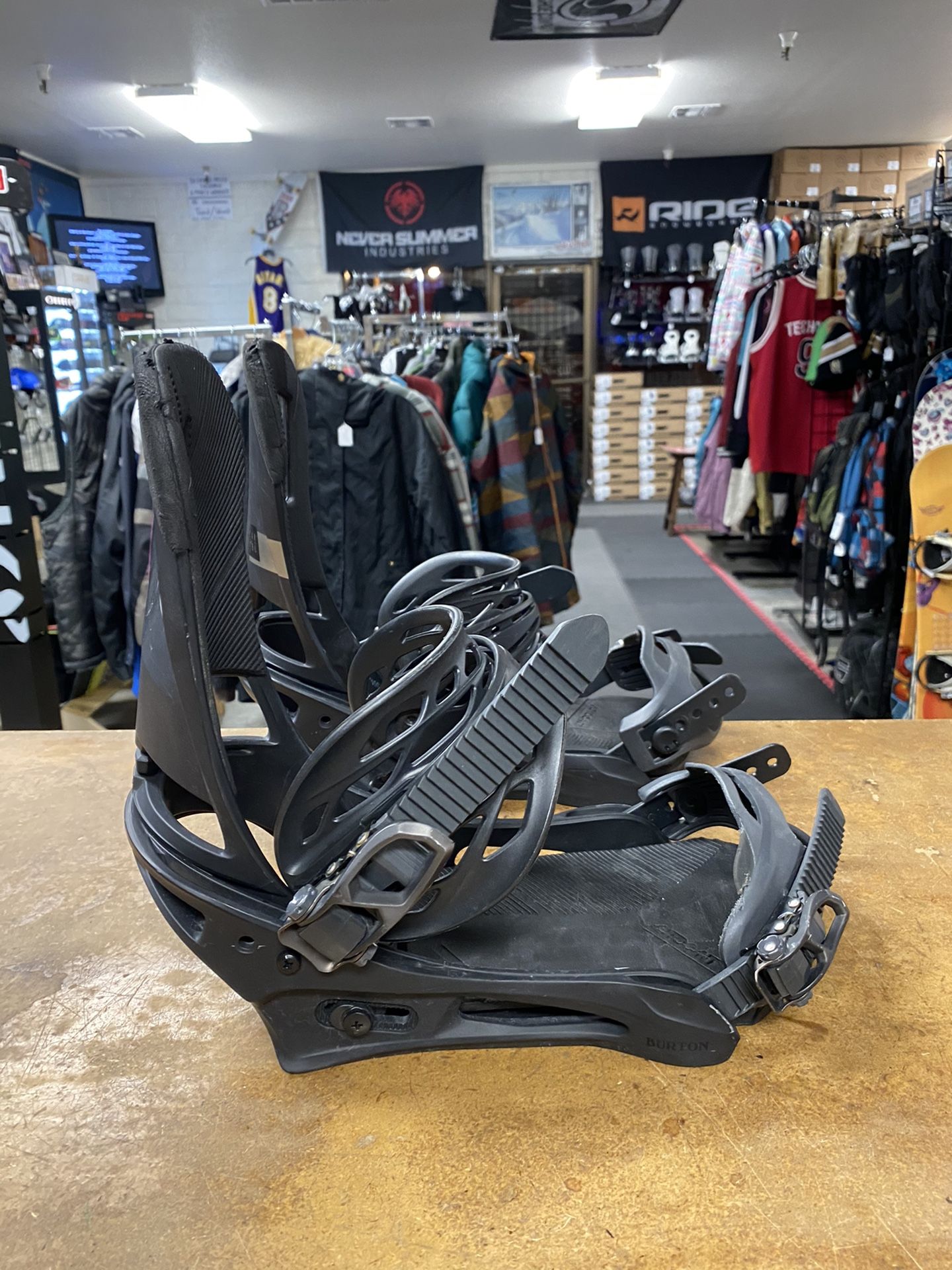 2020 Burton cartel large men's snowboard bindings certified with