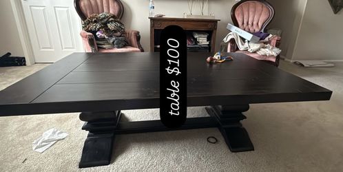 Coffee Table. Great Condition.