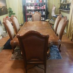 Dinning Room Table And Chairs 
