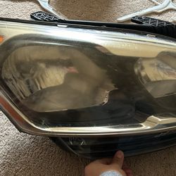 Kia Soul Passenger Headlight 