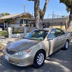 2004 Toyota Camry 