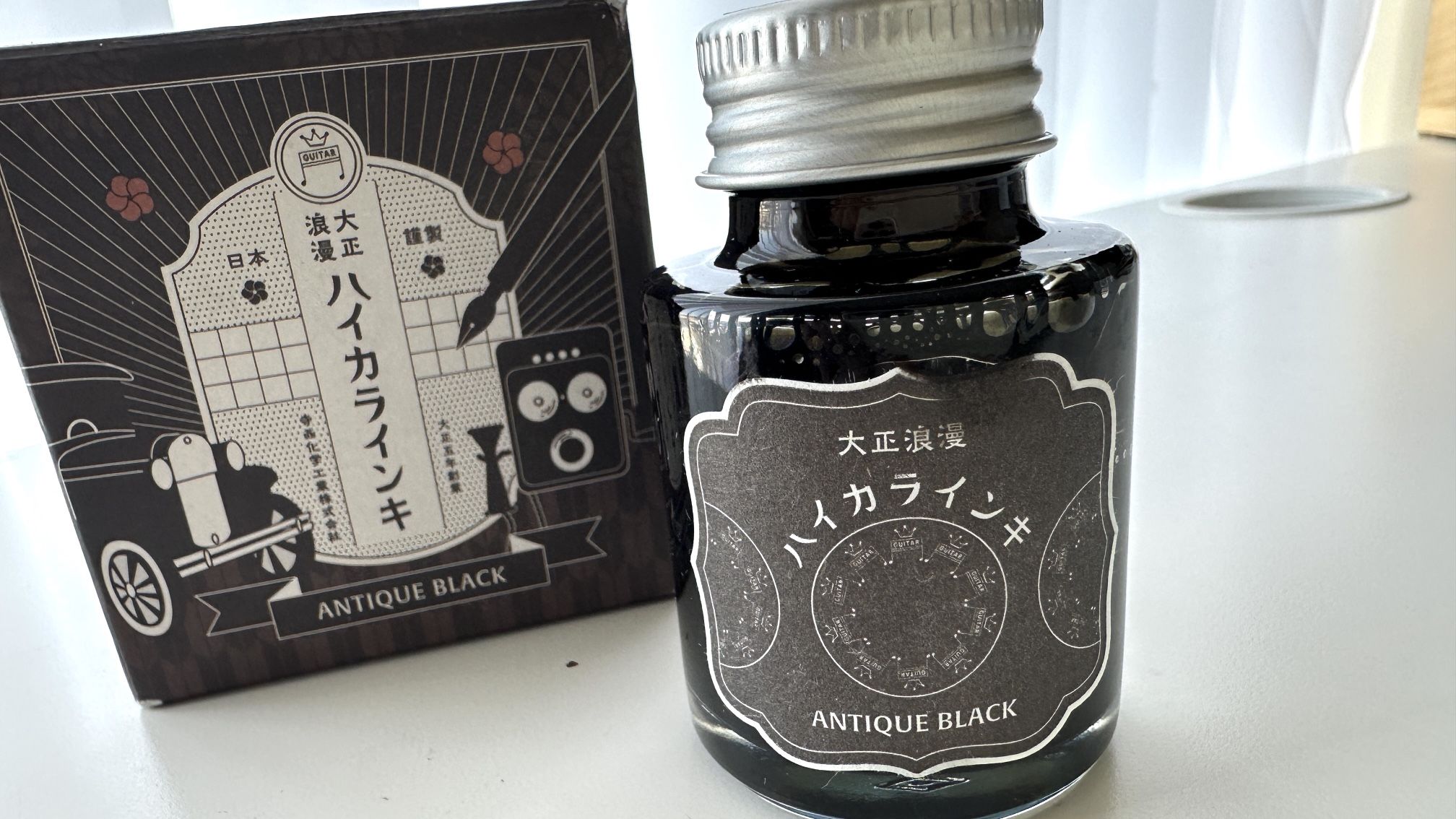 TERANISHI GUITAR ANTIQUE BLACK FOUNTAIN PEN INK BOTTLE