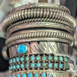 Vtg Navajo Heavy Sterling Silver Stamped Rope Twist Center Cuff w/Retention Chain