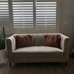 Tufted Velvet Loveseat