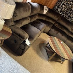 Stunning Stylish Reclining Sectional!