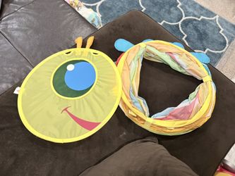Melissa And Doug Fold up Caterpillar Tunnel