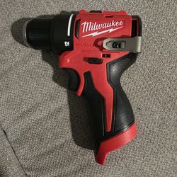 Milwaukee
M12 12V Lithium-Ion Subcompact Brushless Cordless 3/8 in. Drill Driver (Tool-Only)