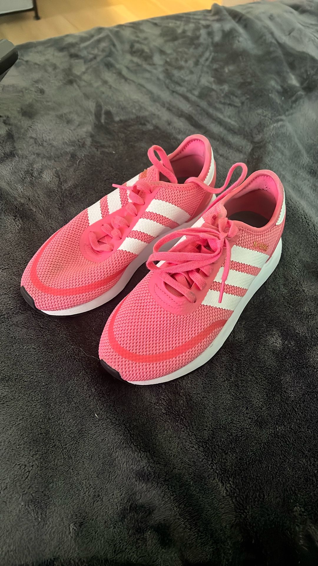 adidas women size 7 