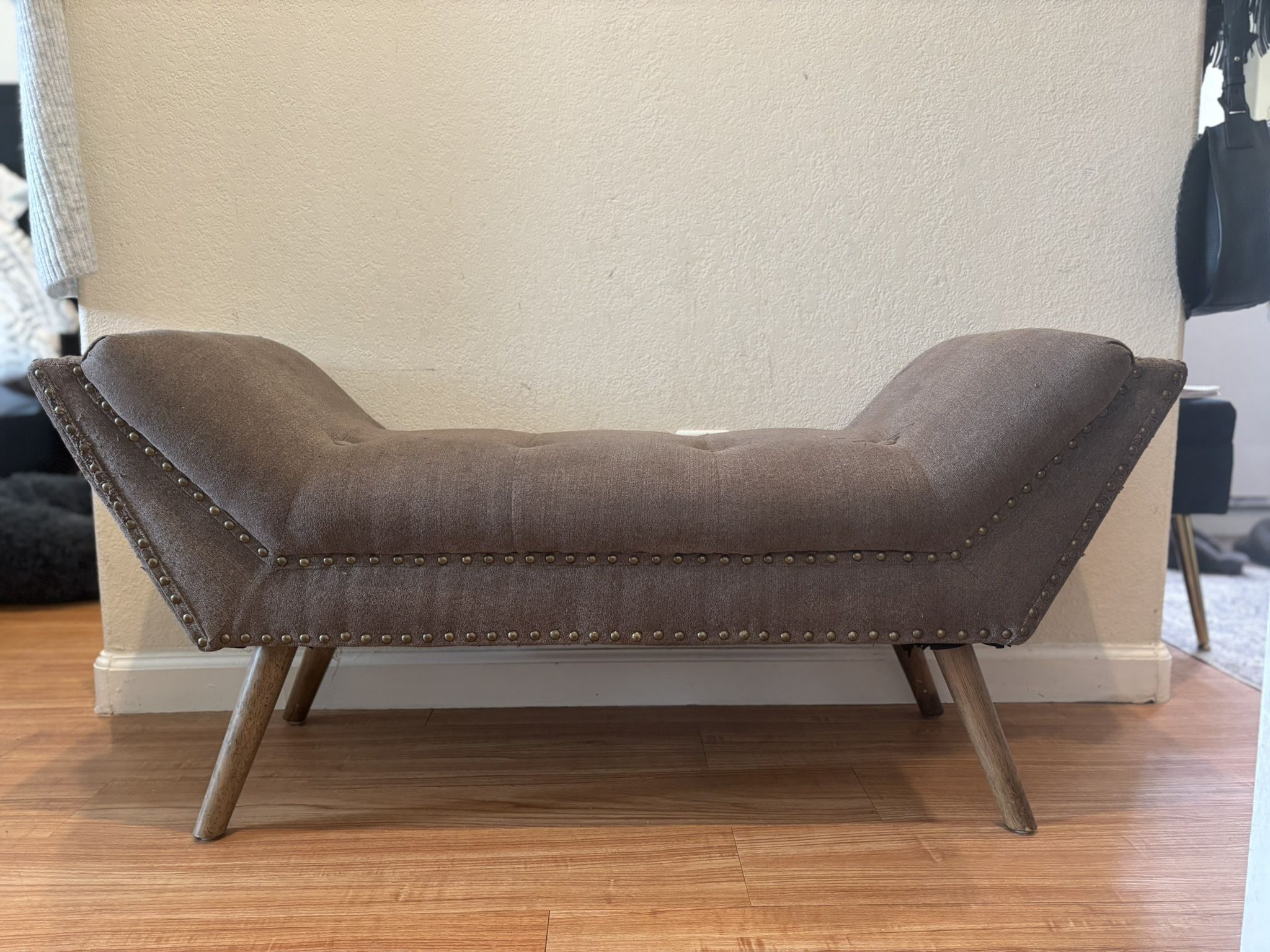 Decorative Upholstered Tufted Bench / Ottoman
