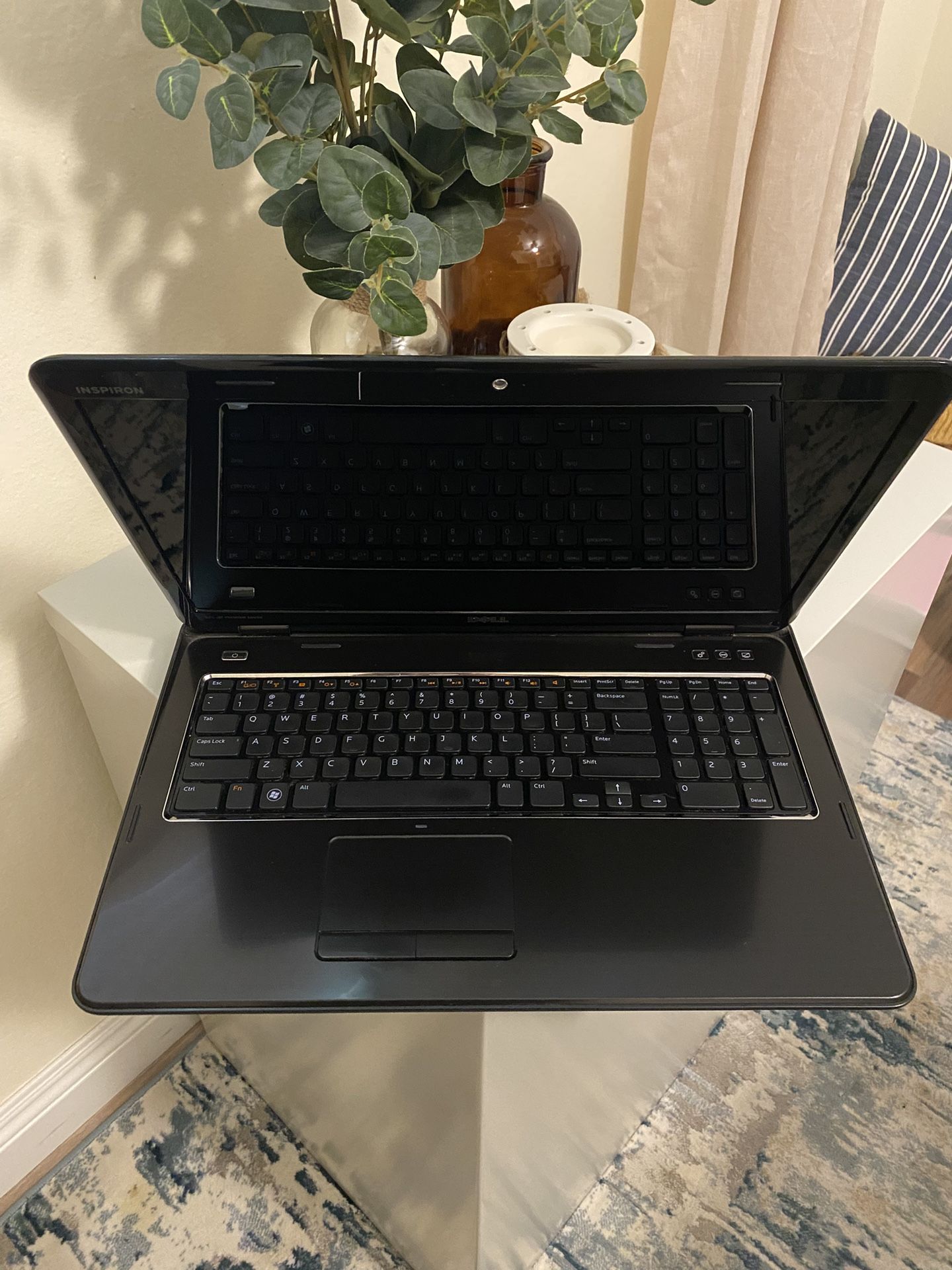 Dell Inspiron N7110 with 17 Inch Screen, HDMI, Bluetooth, and Webcam