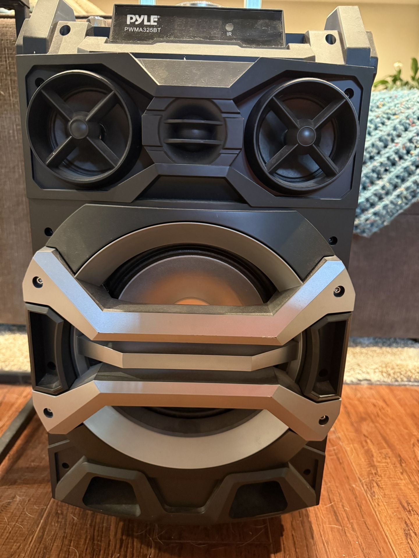 Karaoke Speaker With Microphones