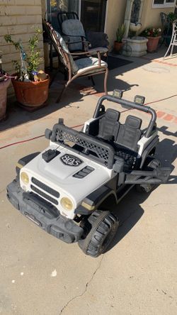 Kids electric jeep