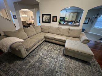 Large Sectional Couch With Chaise