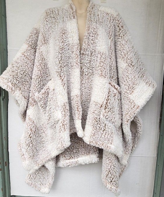 SHERPA WRAP WARM & COZY PANCHO*FIRMPRICE*
