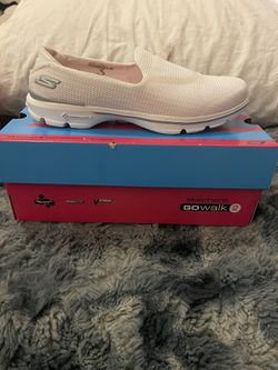 SKETCHER WOMENS GO WALK 2 - NEW 