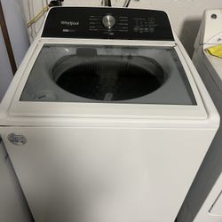 Whirlpool Top Load Washer. 
