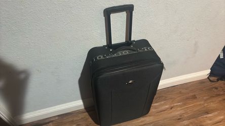 Black Hard Shell Rolling Carry-On Luggage