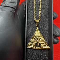 New Egyptian Pyramid Pendant (Rope Chain Included) $65 JEWELERS SPECIAL💎 