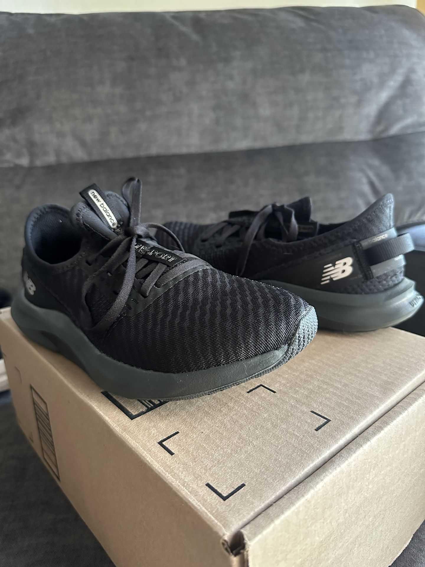 Brand New Women’s Black New Balance Running/gym Shoe Size 7 Could Fit A 7.5 Could Fit 5.5 For Men/boys