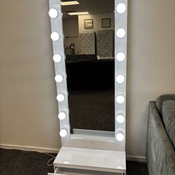 Glow Up! White Vanity w/ Storage – $349 ✨🪞