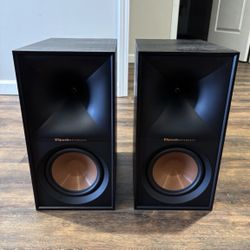 Klipsch R-60M Bookshelf Speakers – High-Performance Sound, 6.5” Woofers, Tractrix Horn, Deep Bass