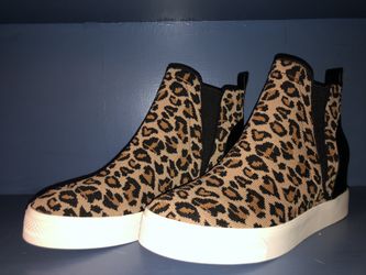 Steve Madden Cheetah Print Wedge HighTops Size 9