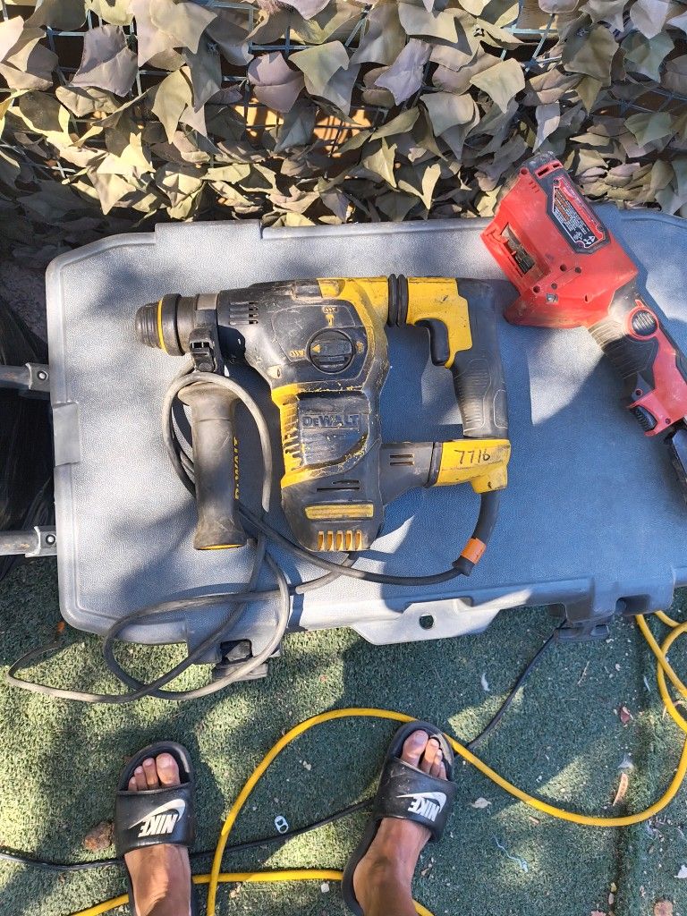 Drill DeWalt