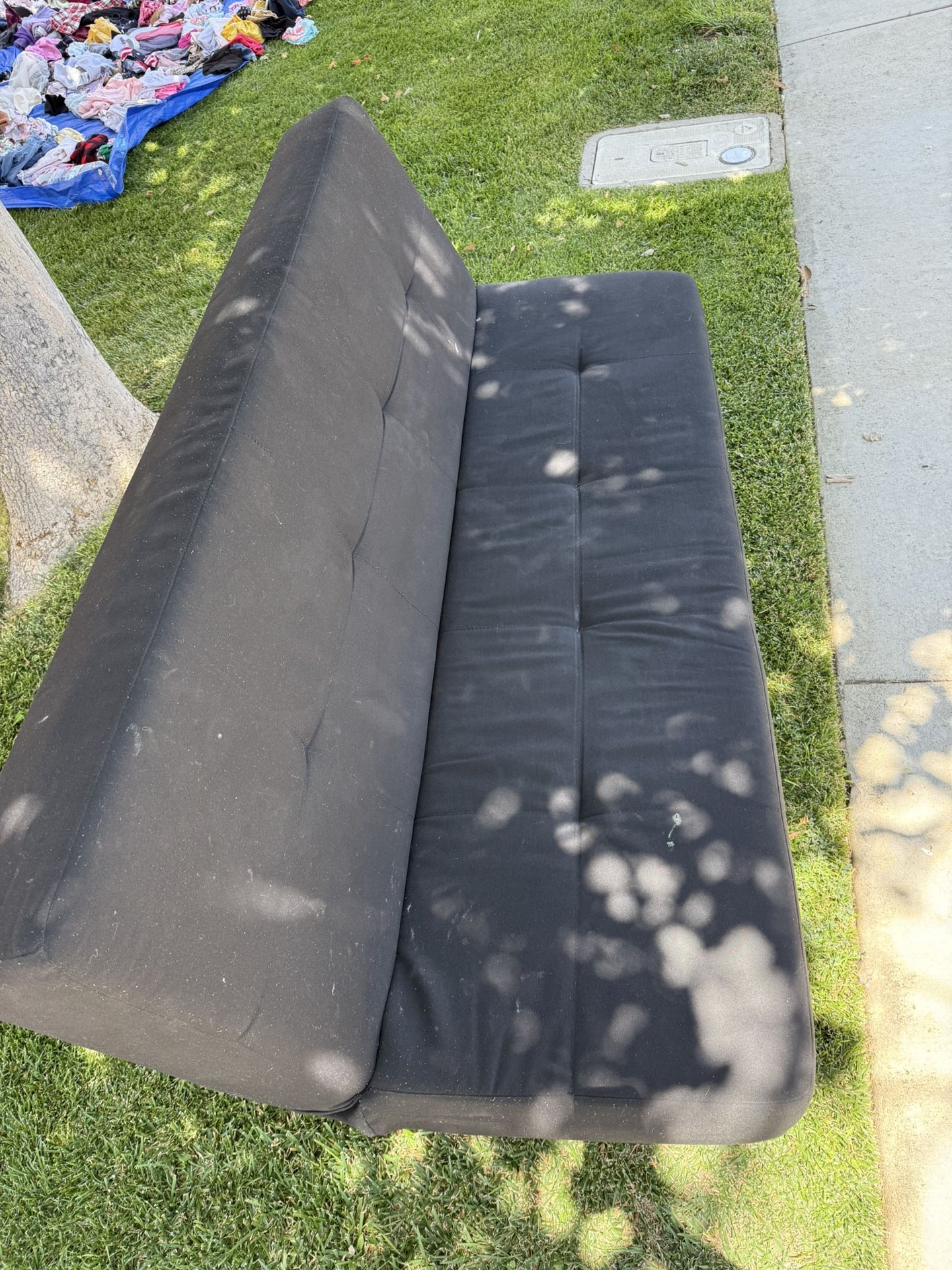 Black Futon