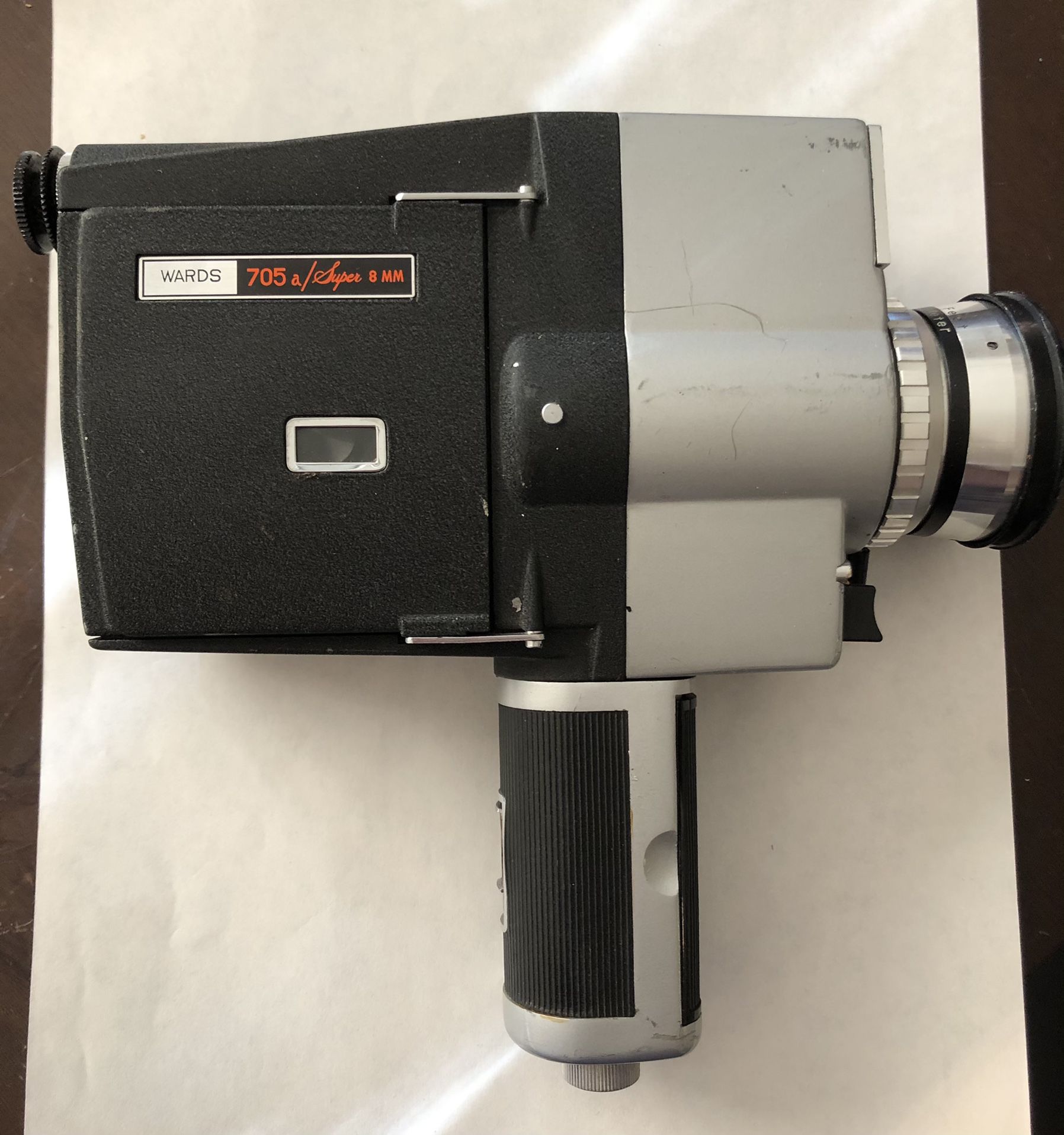 Vintage Montgomery Wards 705a Super 8mm Zoom Lens Movie Camera