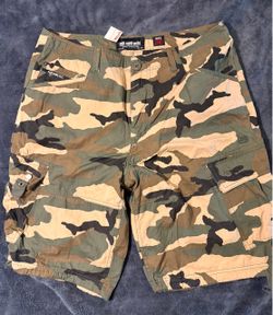 New Ecko Unltd Camo Cargo Size 38 Shorts