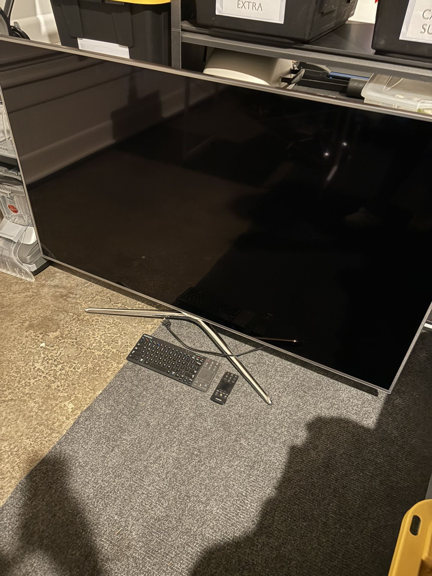 Samsung TV 57” $100