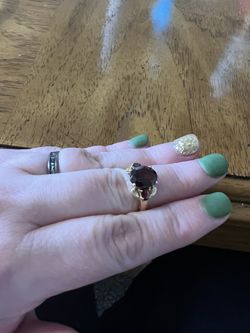 Women’s Size 7 Garnet Ring
