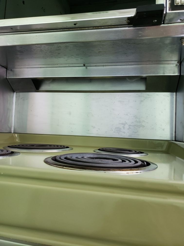 General Electric Americana stove/oven for Sale in Hallandale Beach, FL