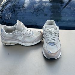 New Balance Women Shoes 