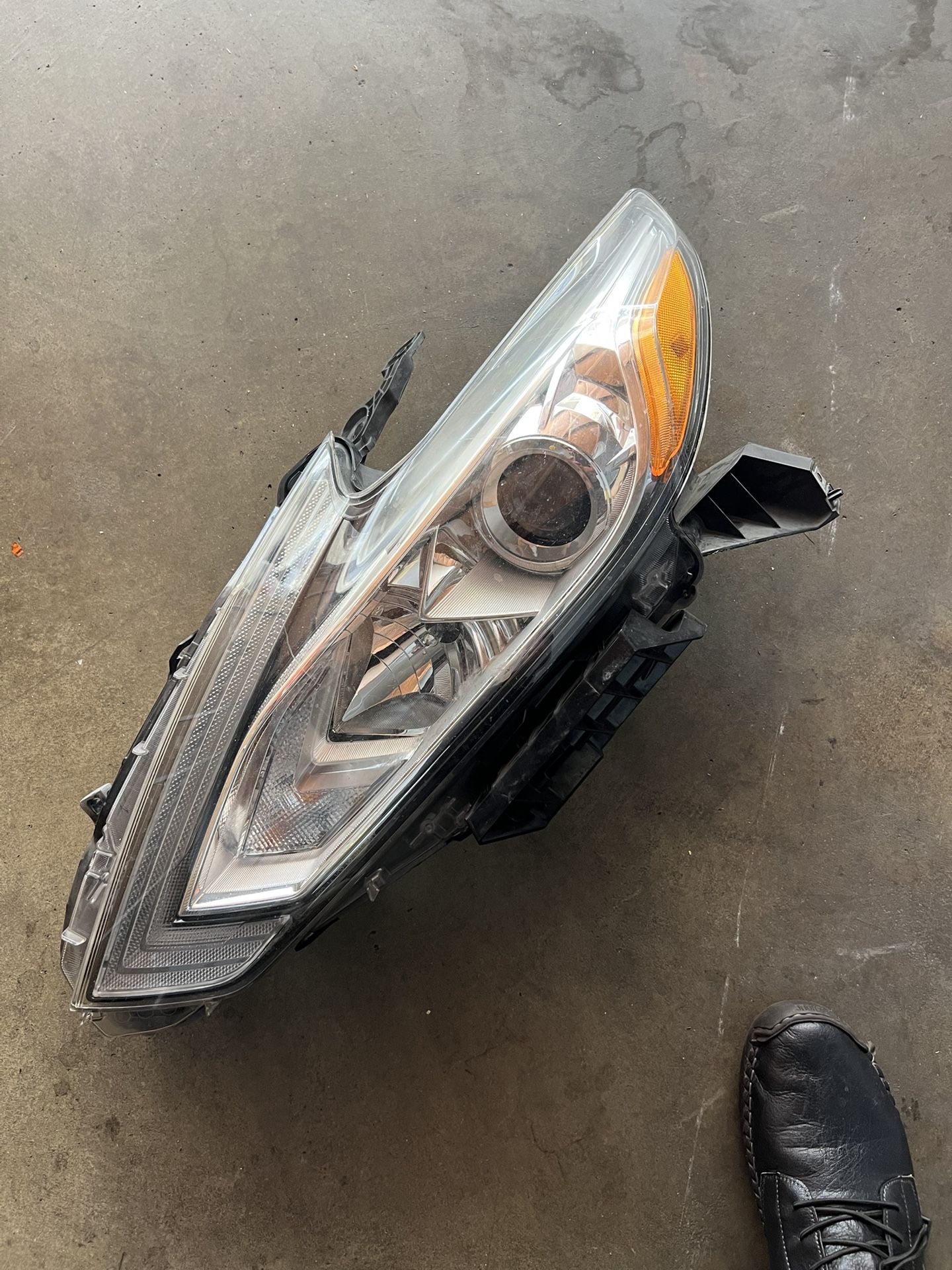 Headlight 