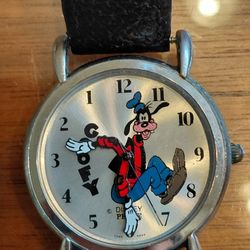 Disney Pedre Backwards Goify Watch