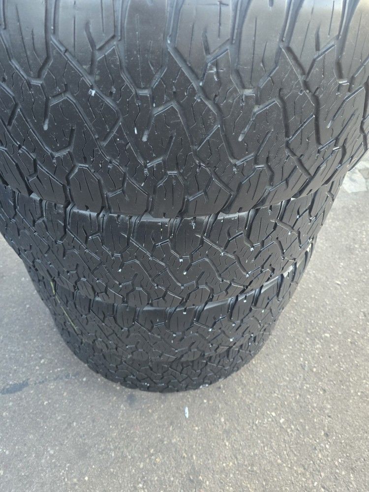 BFGOODRICH 295 65 20 (TIRE SET)