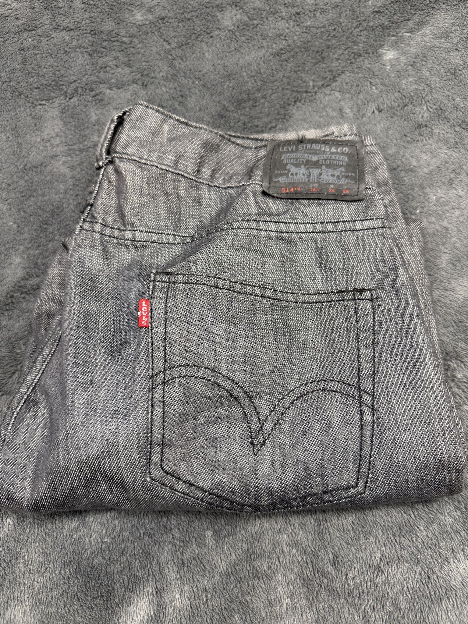Levi’s Men’s 514 34x28” Lin Straight Gray Jeans in good shape!