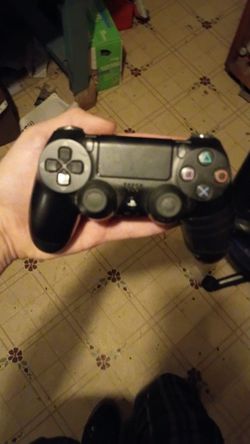 PS4 controller