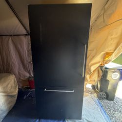 36” Thermador Built In Refrigerator. MAKE OFFER  RETAIL  NEW 15 THOUSAND 