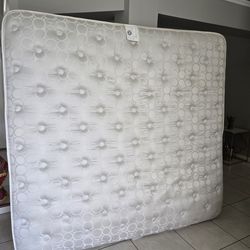 King Mattress Made By Hotel Collection