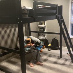 Full size loft bed